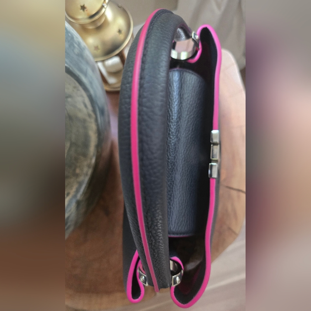 ✨️Louis Vuitton Capucines Taurillon Black Leather and Pink Trim Top Handle Bag - Picture 2 of 16